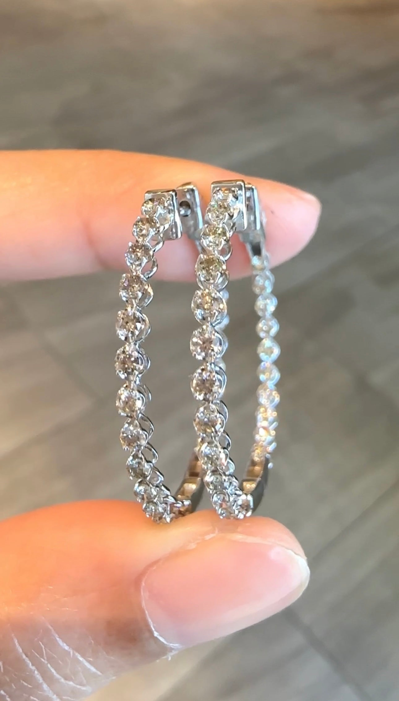 Dee Hoop In & Out Earrings