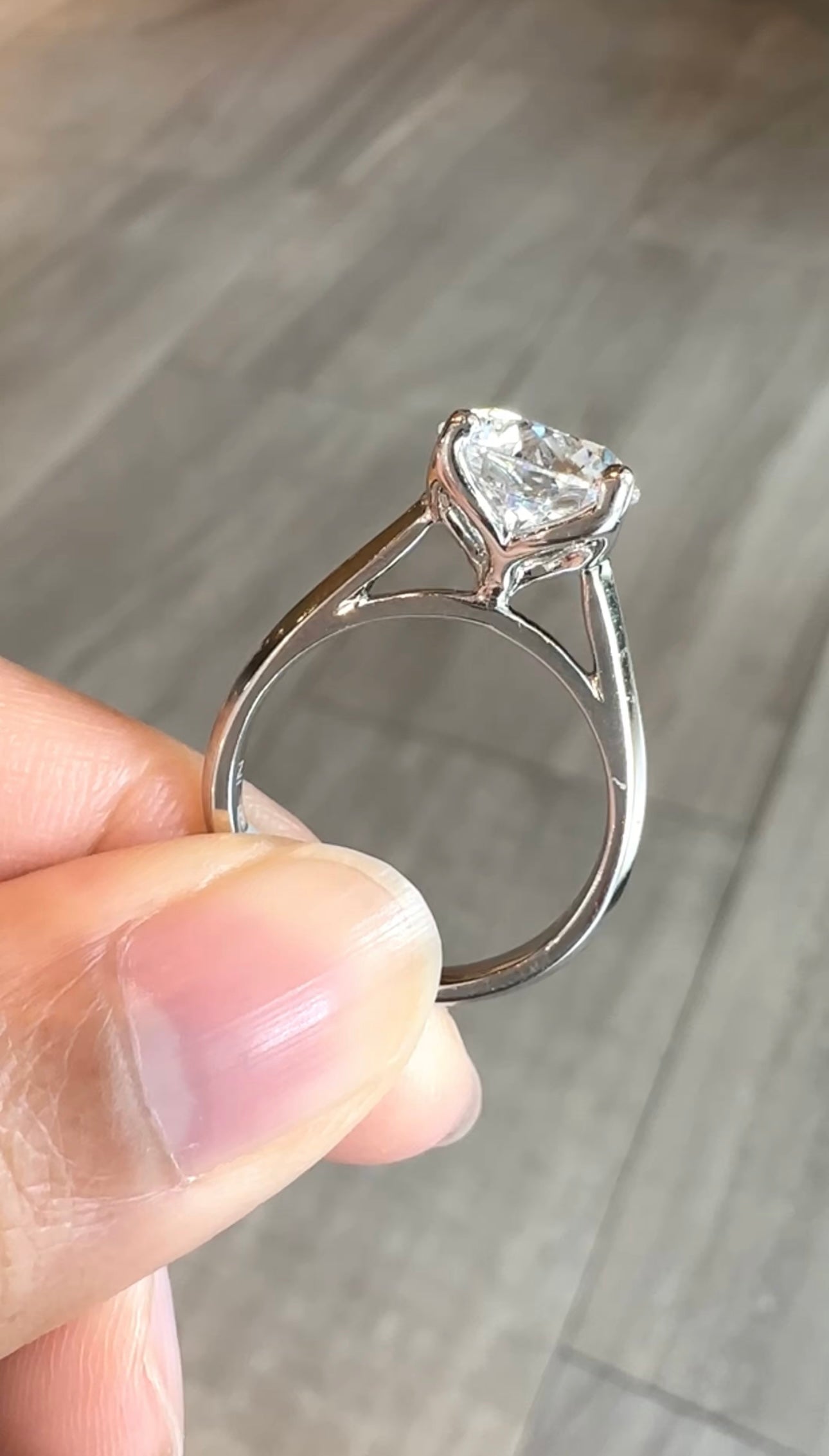 Solen 3-Carat Round Solitaire Ring