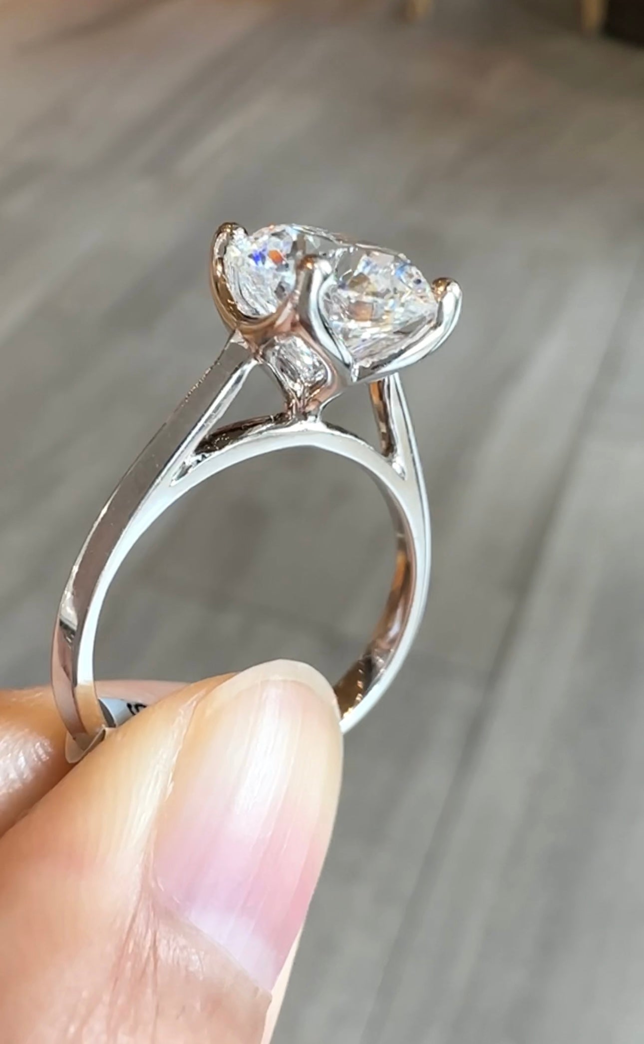 Solen 3-Carat Round Solitaire Ring