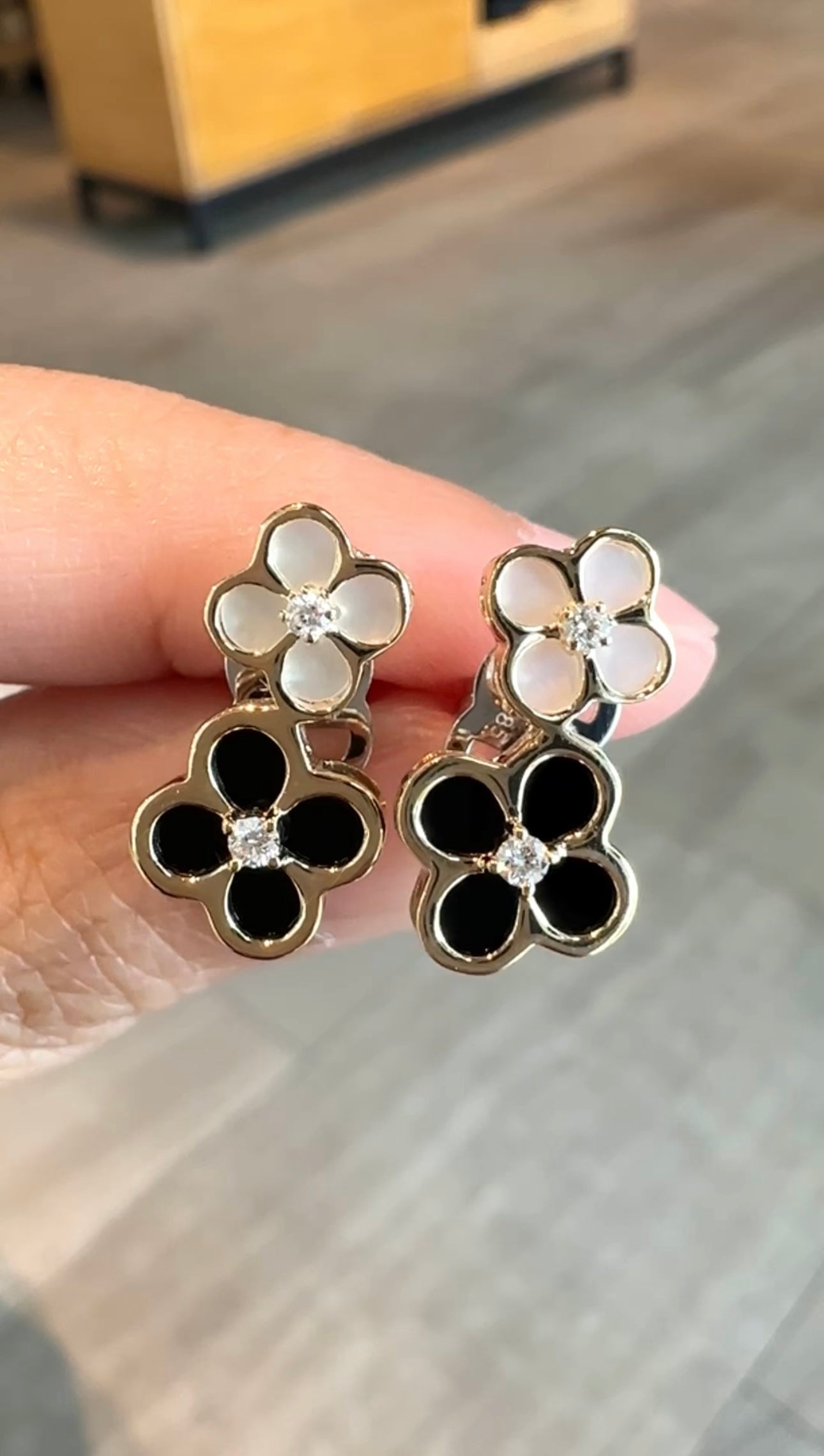 PRIMROSE VCA Design Earrings
